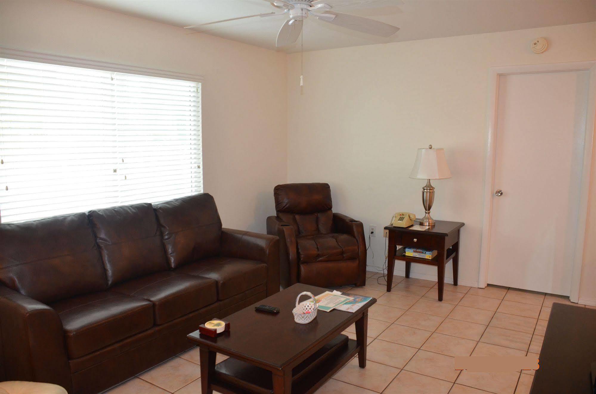 Twins Inn & Apartments St. Pete Beach Dış mekan fotoğraf